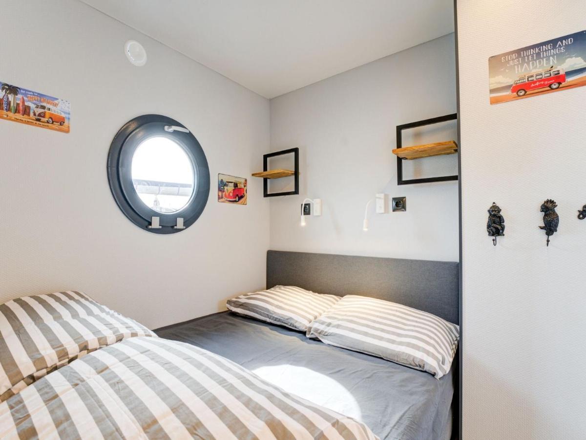 ホテル Beautiful Houseboat In Marina Of フォーレンダム エクステリア 写真