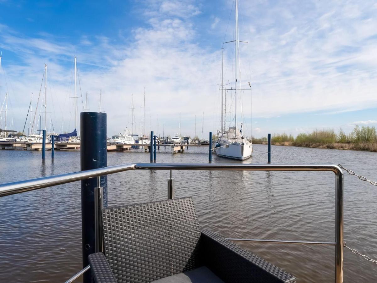 ホテル Beautiful Houseboat In Marina Of フォーレンダム エクステリア 写真