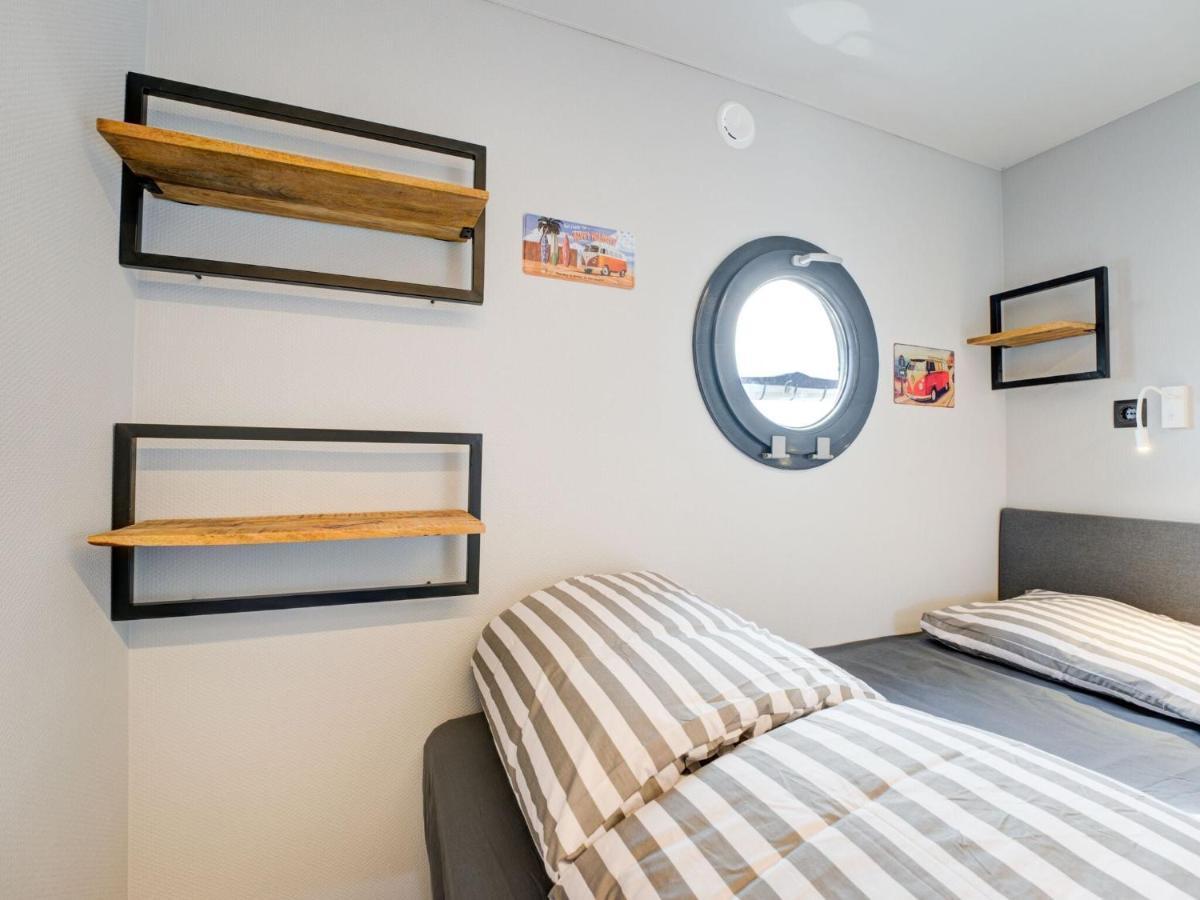 ホテル Beautiful Houseboat In Marina Of フォーレンダム エクステリア 写真